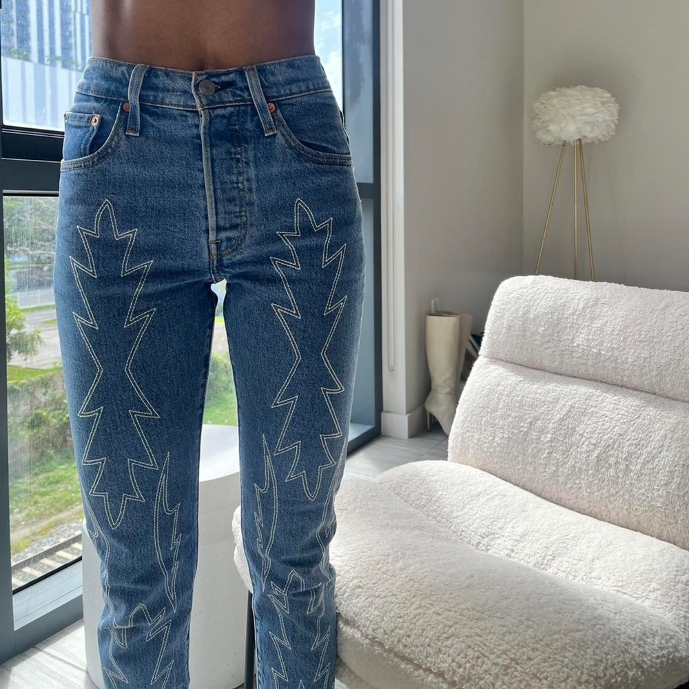 Levis High Waisted Jeans